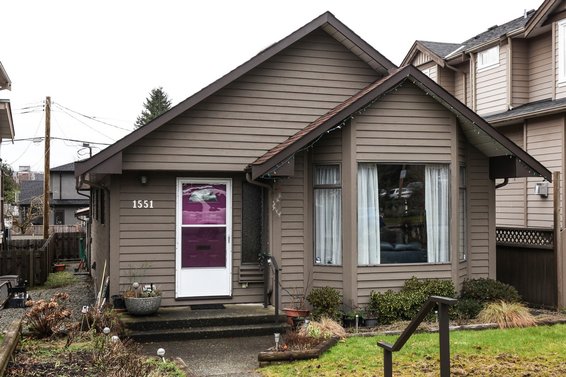 1551 Ridgeway Avenue, North Vancouver