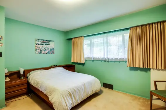 198 Carisbrooke Crescent, North Vancouver For Sale - image 9