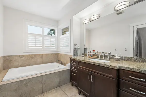 3476 Wellington Crescent, North Vancouver For Sale - image 30