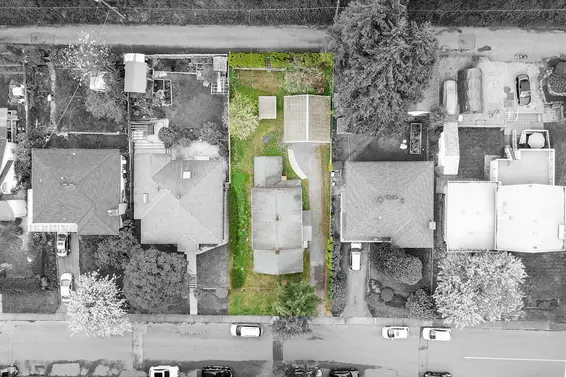 352 East 24th Street, North Vancouver - lot overview 2  