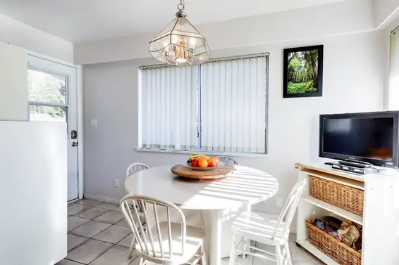 Eating Area - 926 East 29th Street, North Vancouver  