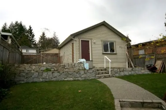 Garage/Parking Pad  