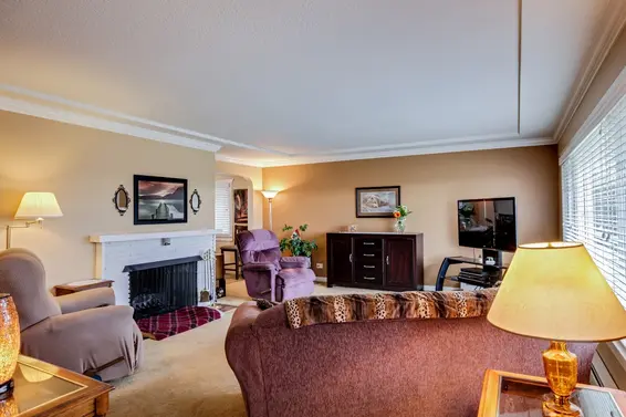 618 East 7th Street, North Vancouver For Sale - image 3