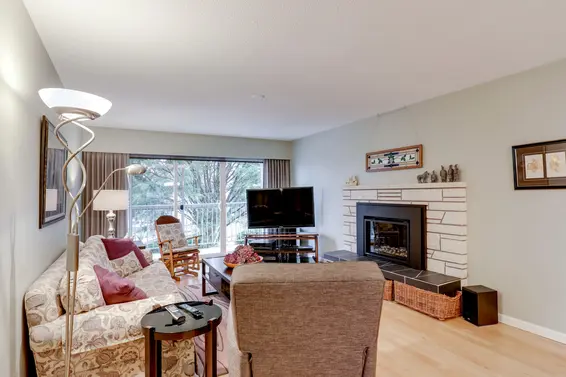 Living Room - 2730 Eastern Avenue, North Vancouver  