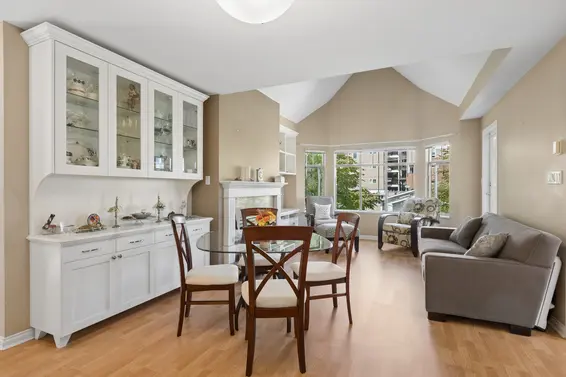 505 2059 Chesterfield Avenue, North Vancouver For Sale - image 2