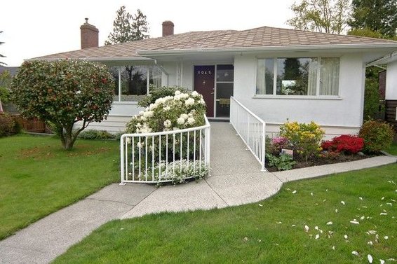 1045 Grand Boulevard, North Vancouver