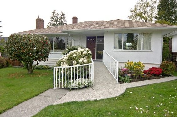 1045 Grand Boulevard, North Vancouver