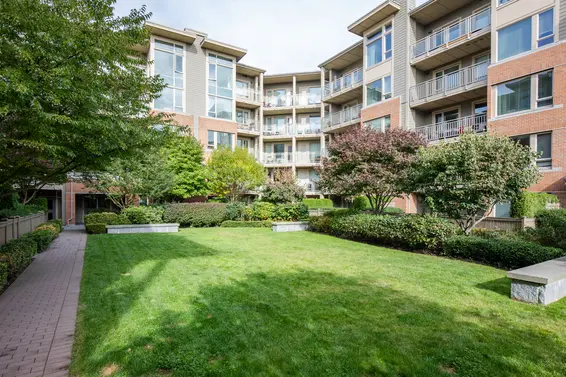 Courtyard 3 - 127-119 West 22nd Street, North Vancouver  