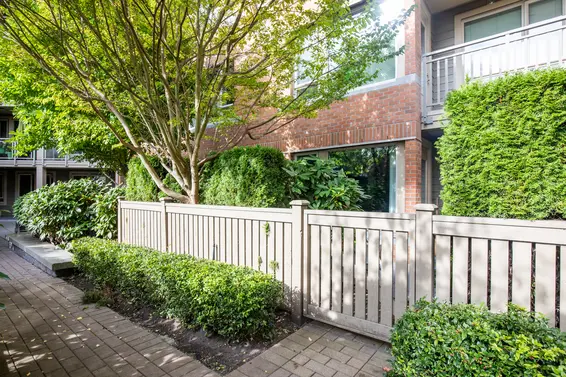 Courtyard 4 - 127-119 West 22nd Street, North Vancouver  