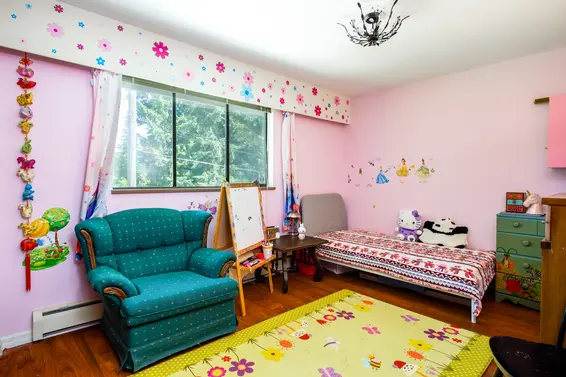 Bedroom 3 - 3639 Campbell Avenue, North Vancouver  