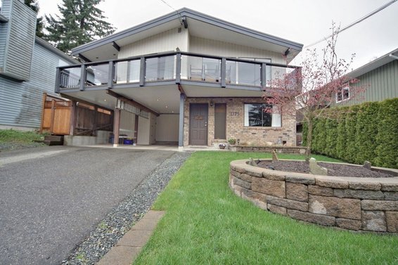 1125 Deep Cove Road, North Vancouver