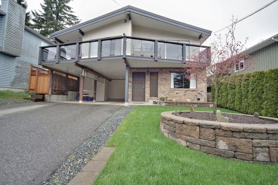 1125 Deep Cove Road, North Vancouver