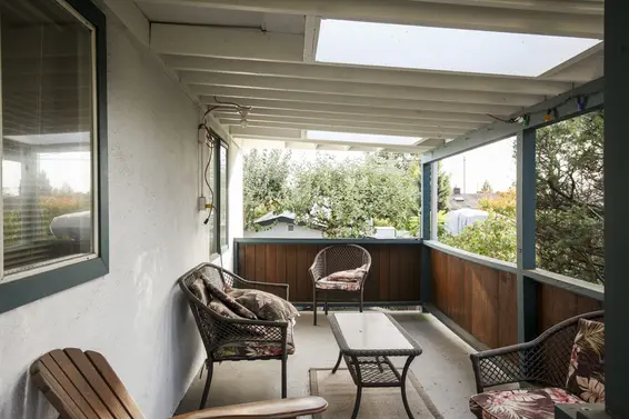 1553 Sutherland Avenue, North Vancouver For Sale - image 3