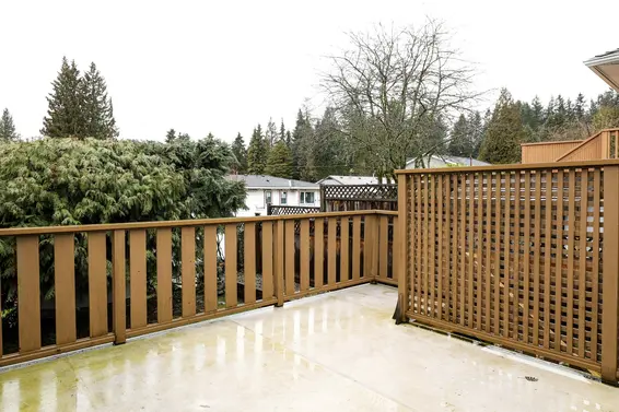 Deck - 3715 Norwood Avenue, North Vancouver  