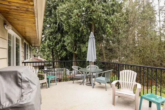 Deck - 4353 Ruth Crescent  