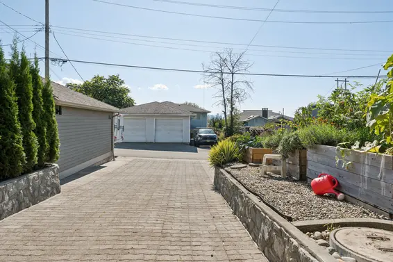 2 221 West 6th Street, North Vancouver For Sale - image 56