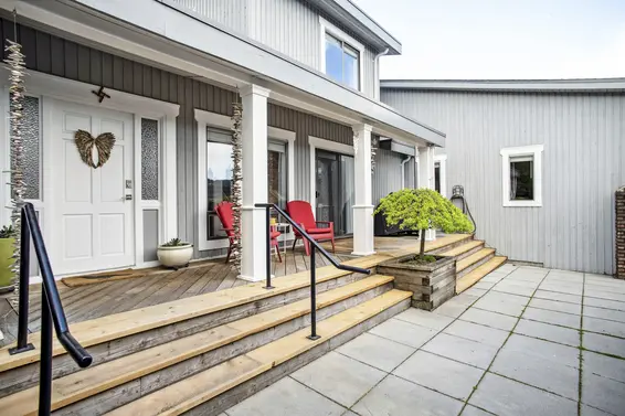 4054 Cummins Place, North Vancouver For Sale - image 1