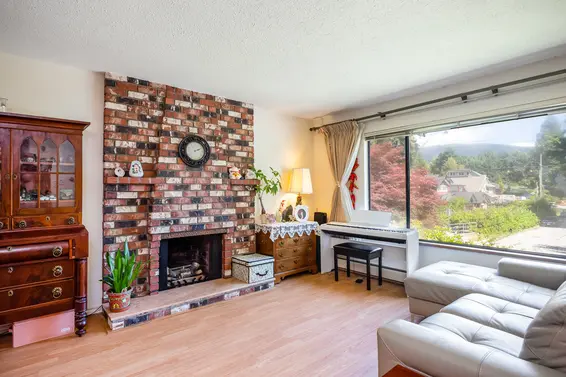 Living Room 2 - 3639 Campbell Avenue, North Vancouver  