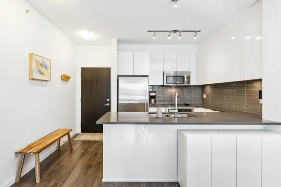 516 2665 Mountain Highway, North Vancouver For Sale - image 1