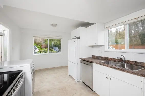 801-555 West 28th Street, North Vancouver - Kitchen 2  