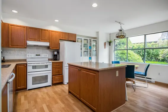 5 229 East 8th Street, North Vancouver For Sale - image 8