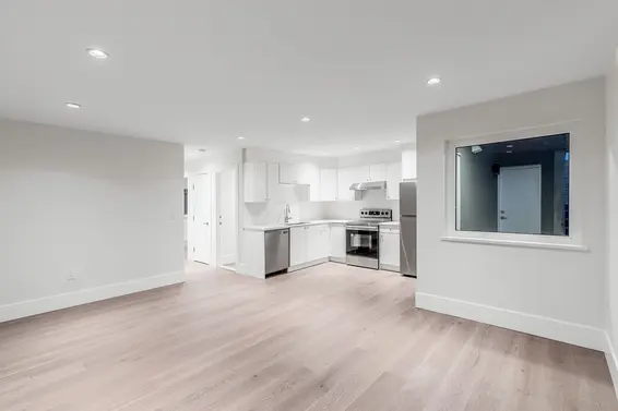 Suite - 528 East 11th Street, North Vancouver  