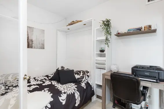 Den - 411-3629 Deercrest Drive, North Vancouver  
