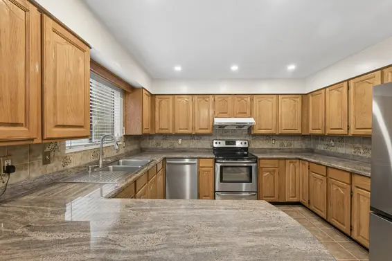 5609 White Pine Lane, North Vancouver For Sale - image 17