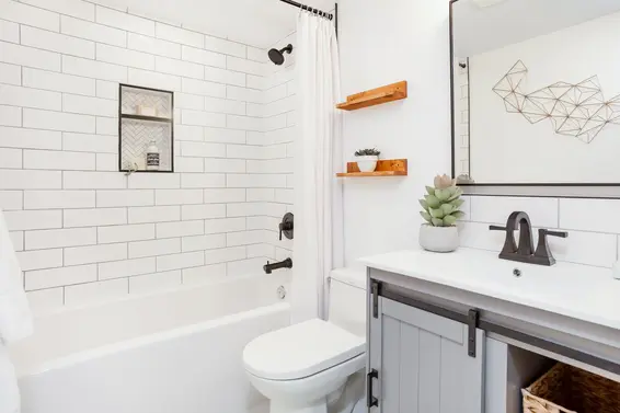 Bathroom - 208-341 West 3rd Street, North Vancouver  