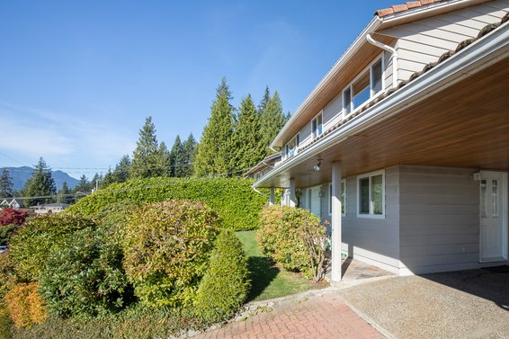 368 Newdale Court, North Vancouver