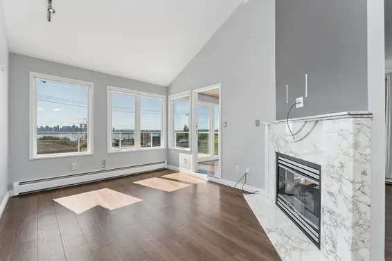 2 221 West 6th Street, North Vancouver For Sale - image 4