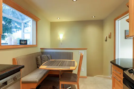 1042 Kennedy Avenue, North Vancouver For Sale - image 9