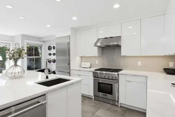 5 1550 Larkhall Crescent, North Vancouver For Sale - image 11