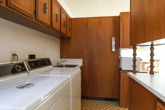 Kitchen/Laundry Room  