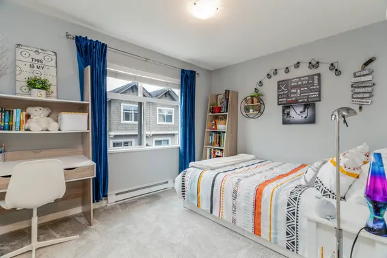 752 Orwell, Bedroom  