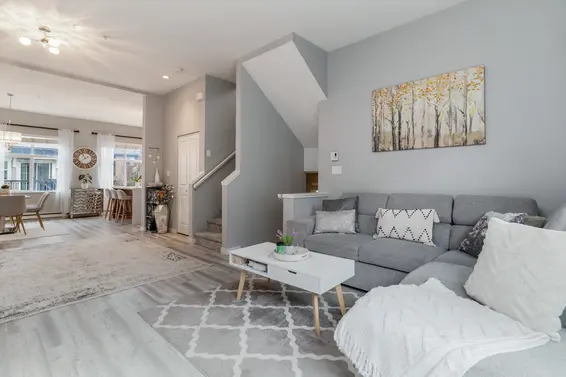 752 Orwell, Living Room  