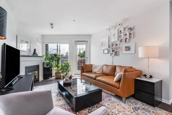 402 245 St. Davids Avenue, North Vancouver For Sale - image 3