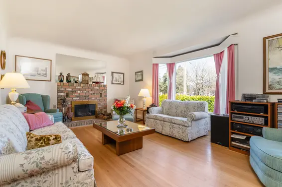 535 East 13th Street, North Vancouver For Sale - image 1