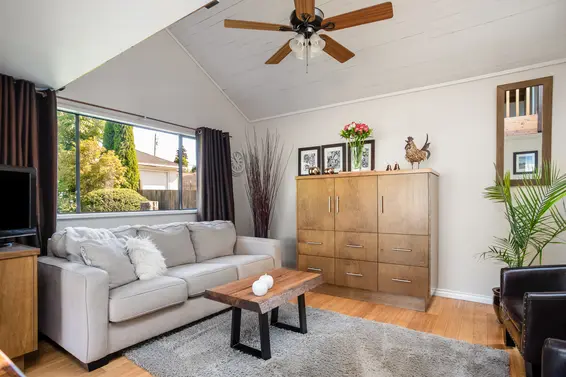 524 East Keith Road, North Vancouver For Sale - image 8
