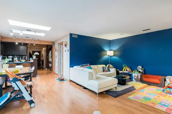 870 West 19th Street, North Vancouver For Sale - image 3