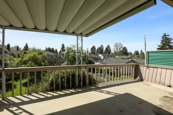 Deck - 459 East 16th Street, North Vancouver  