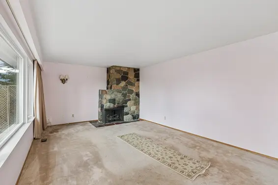 702 Winona Avenue, North Vancouver For Sale - image 5