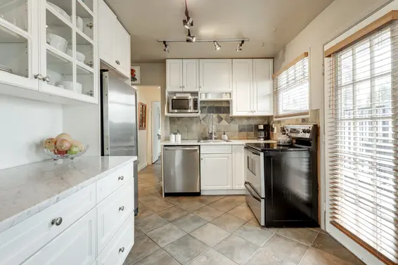 515 East 19th Street, North Vancouver - kitchen  
