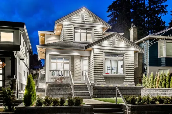 2698 Violet Street, North Vancouver  