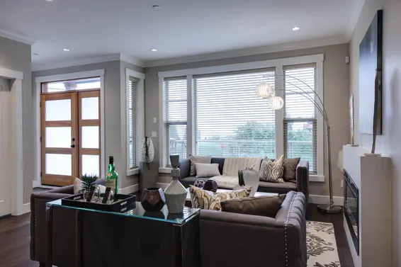 3500 Carnarvon Avenue, North Vancouver For Sale - image 2