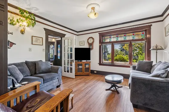 234 West Windsor Road, North Vancouver For Sale - image 5