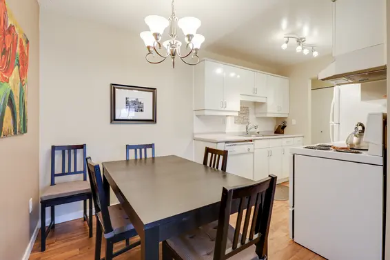 302 330 East 1st Street, North Vancouver For Sale - image 4