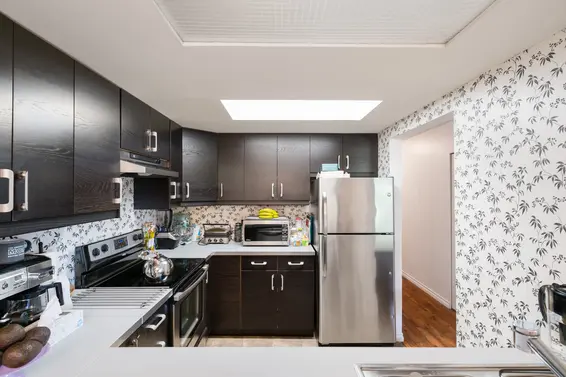 2040 Sandown Place, North Vancouver For Sale - image 37
