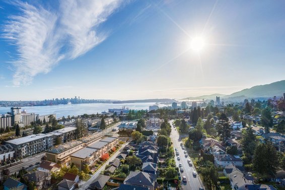 23 632 E 3Rd Street, North Vancouver