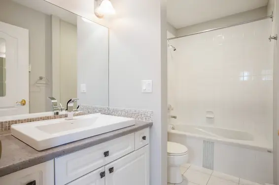 201 1523 Bowser Avenue, North Vancouver For Sale - image 15